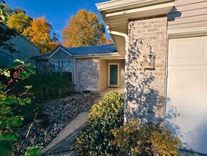 235 Spring Forest Ct in Fort Wayne, IN - Building Photo - Building Photo