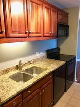 1840 Huntington Blvd in Hoffman Estates, IL - Building Photo - Building Photo