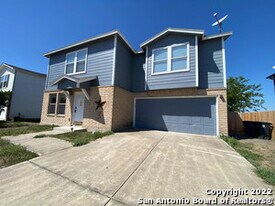 3215 Northwest Blvd in New Braunfels, TX - Building Photo