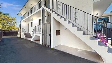 329 SW 9th Ave in Miami, FL - Building Photo - Building Photo
