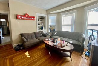 112 College Ave, Unit U2 in Medford, MA - Building Photo - Building Photo