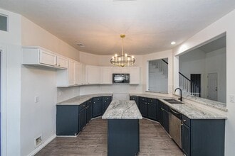 30611 Country Meadows Dr in Tomball, TX - Building Photo - Building Photo