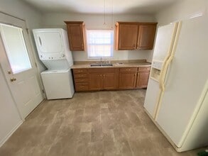 2225 Combs St in Burlington, NC - Building Photo - Building Photo