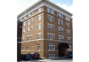 17 Wendell Ave Ext in Pittsfield, MA - Building Photo