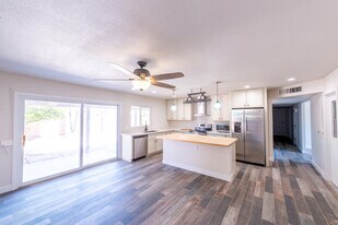 2607 S Jentilly Ln in Tempe, AZ - Building Photo