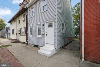216 Somerset St in Gloucester City, NJ - Foto de edificio - Building Photo