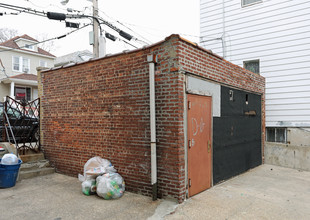 851 E 242nd in Mount Vernon, NY - Building Photo - Building Photo