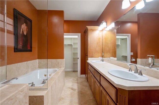 3533 S Kerckhoff Ave in Los Angeles, CA - Building Photo - Building Photo