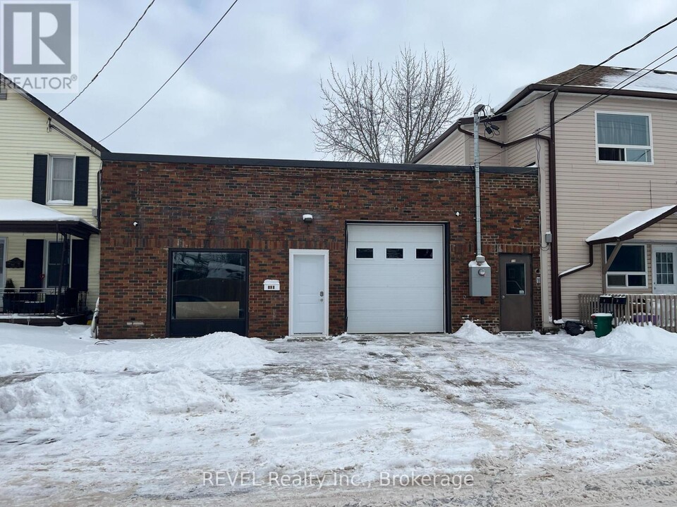 108 Duncan St in Welland, ON - Building Photo