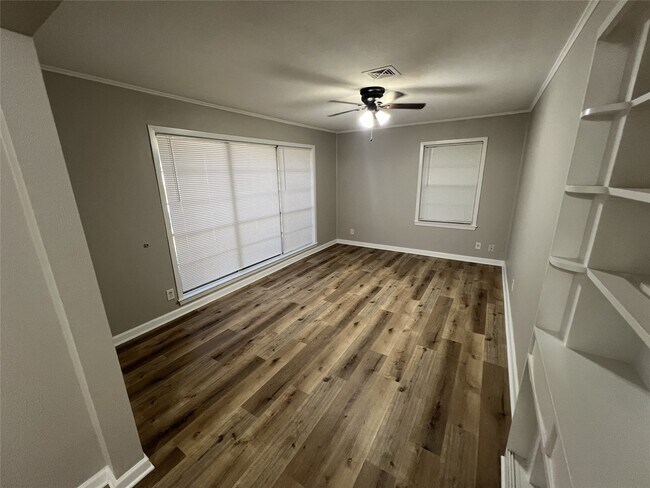 717 Grantham Rd in Baytown, TX - Building Photo - Building Photo