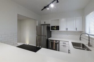 5921 Gaston Ave in Dallas, TX - Building Photo - Building Photo