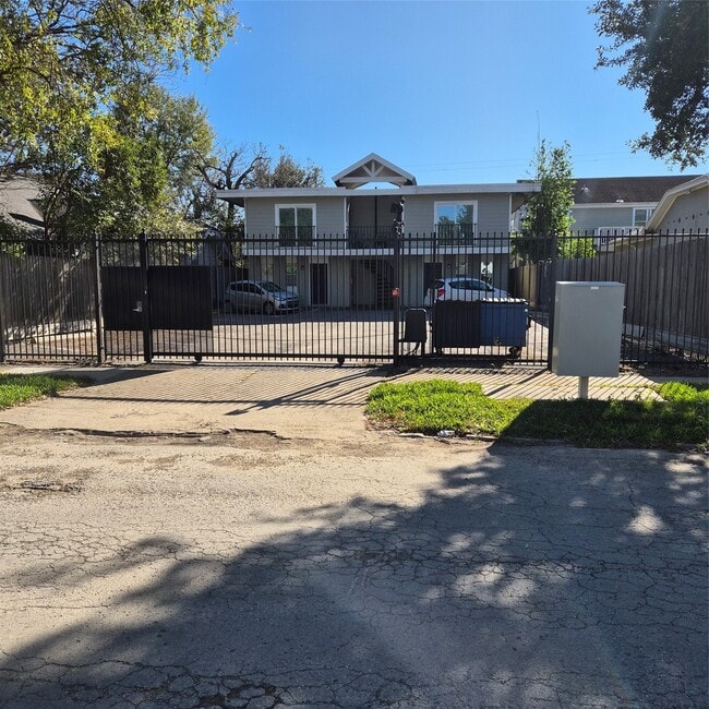 1421 Marshall St in Houston, TX - Building Photo - Building Photo