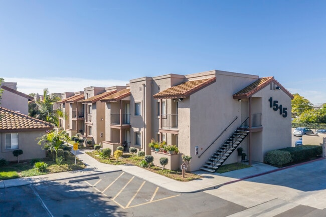 Bree Manor in El Cajon, CA - Foto de edificio - Building Photo