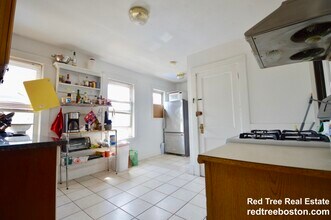 55 Etna St, Unit 1 in Boston, MA - Foto de edificio - Building Photo