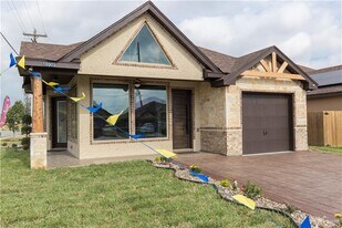 22 N 29th St in McAllen, TX - Building Photo