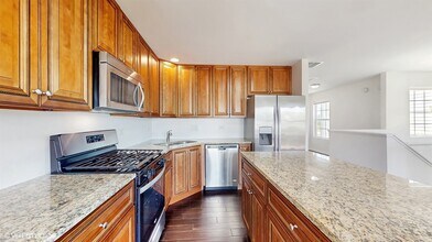 1016 Turin Dr in Hampshire, IL - Building Photo - Building Photo