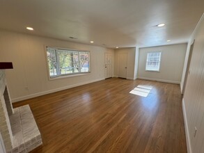 118 Hope Dr in Central, SC - Building Photo - Building Photo