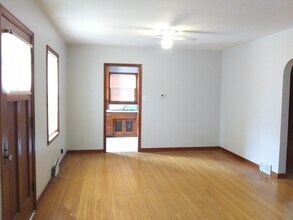 105 S Lindberg Ave in Dunnell, MN - Building Photo - Building Photo