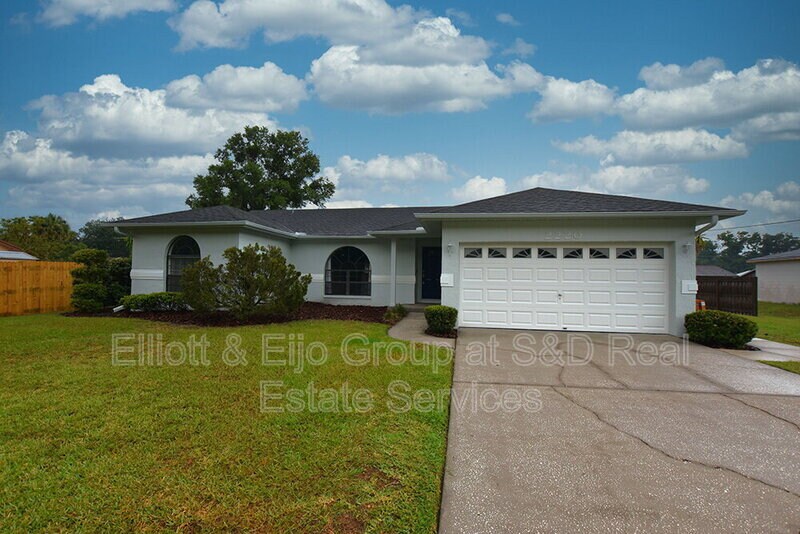 2220 Maple Hill Ct in Lakeland, FL - Building Photo