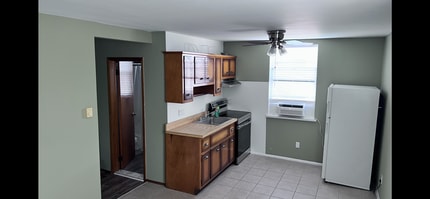 2713 S Alder St, Unit 2nd Floor in Philadelphia, PA - Building Photo - Building Photo