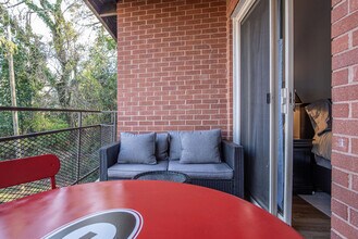 250 Little St in Athens, GA - Foto de edificio - Building Photo