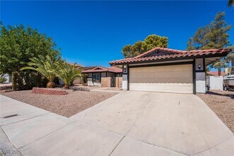 7439 Trudy Ln in Las Vegas, NV - Building Photo - Building Photo