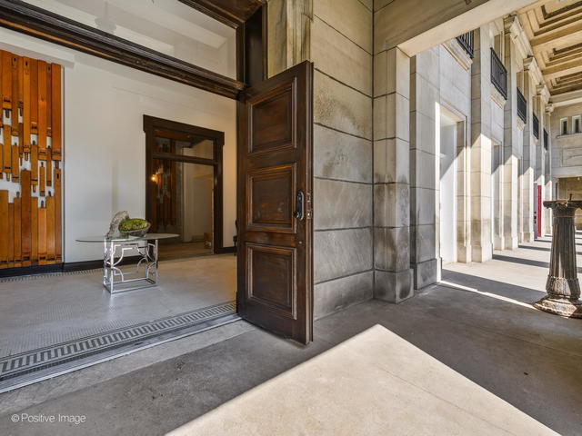 4840 S Dorchester Ave in Chicago, IL - Building Photo - Building Photo