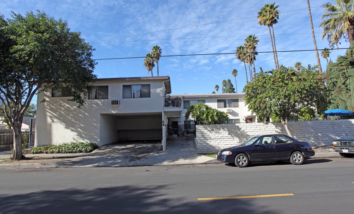 19100 Sherman Way in Reseda, CA - Building Photo