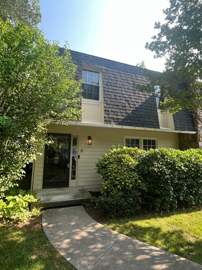 3413 Stonehenge Sq Rentals in Cave Spring, VA