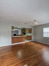 1090 N Florida Ave in Tarpon Springs, FL - Building Photo - Building Photo