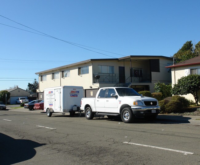 401 44th St in Richmond, CA - Foto de edificio - Building Photo