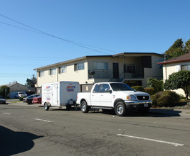 401 44th St in Richmond, CA - Building Photo - Building Photo