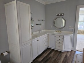 4211 Lincoln Hwy in Yorkana, PA - Foto de edificio - Building Photo