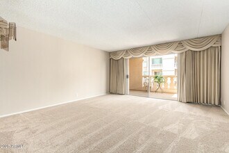 7930 E Camelback Rd in Scottsdale, AZ - Building Photo - Building Photo