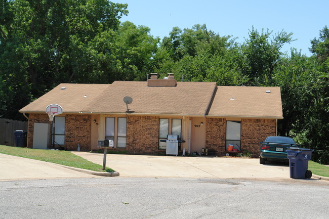 Acacia Duplexes in Noble, OK - Building Photo - Building Photo