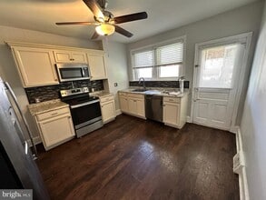 744 Roosevelt Ave in Norristown, PA - Building Photo - Building Photo