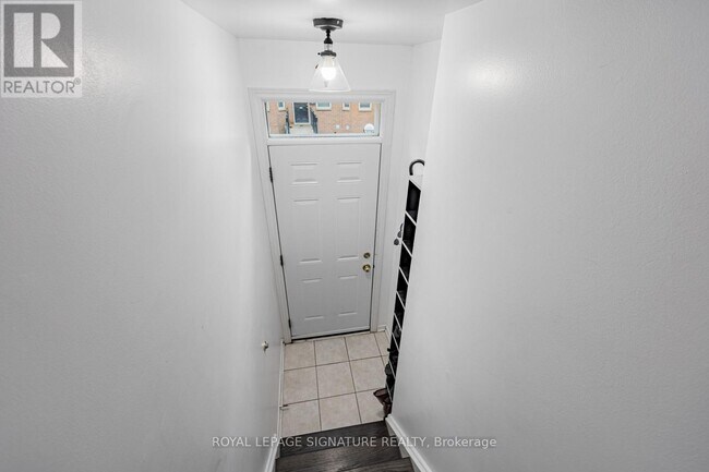 760 Lawrence Ave W in Toronto, ON - Building Photo - Building Photo