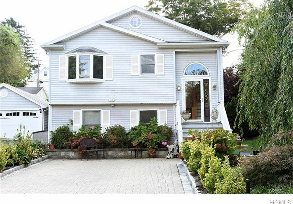 66 Newman Ave, Unit na in Hawthorne, NY - Building Photo