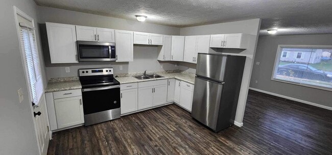 1854 Kylemore Dr in Xenia, OH - Building Photo - Building Photo