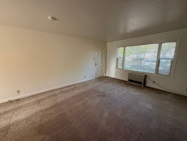 823 Washington St in Santa Rosa, CA - Building Photo - Building Photo