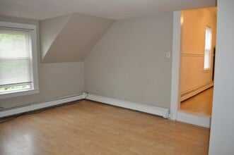 70 Higley Rd in Ashland, MA - Building Photo - Building Photo