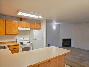 931 NE Hidden Valley Dr in Bend, OR - Building Photo - Building Photo