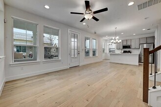 3115 Chennault St in Austin, TX - Foto de edificio - Building Photo