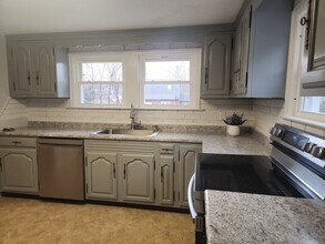 81 Middlefield St in Middletown, CT - Building Photo - Building Photo