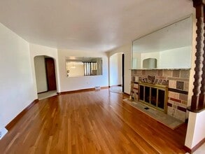 4706 Brownsville Rd in Pittsburgh, PA - Building Photo - Building Photo