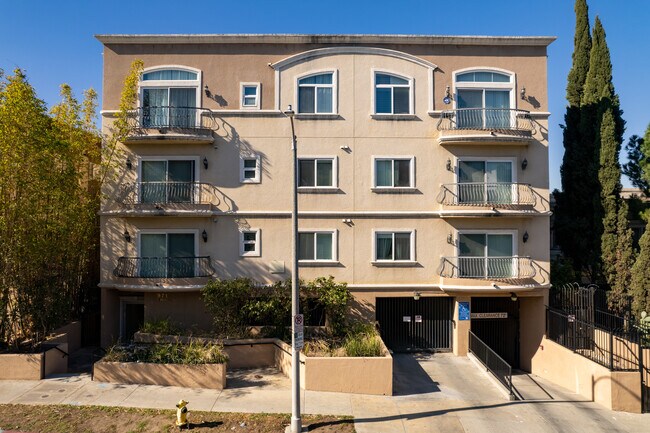 971 S St Andrews Pl in Los Angeles, CA - Foto de edificio - Building Photo