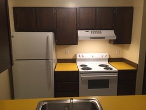 8715 SW Brightfield Cir in Portland, OR - Building Photo - Building Photo