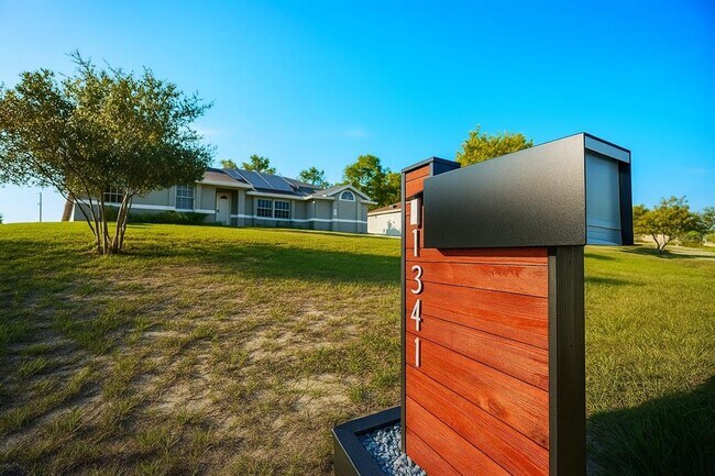 1341 Rural Hall St in Deltona, FL - Building Photo - Building Photo