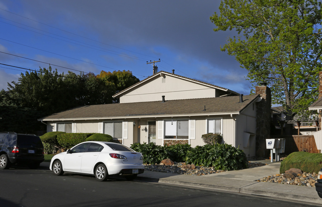 Parker Apartments in Santa Clara, CA - Building Photo