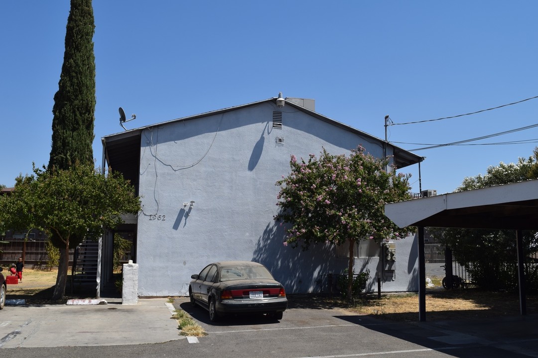 1962 Edwards Ave in Merced, CA - Building Photo